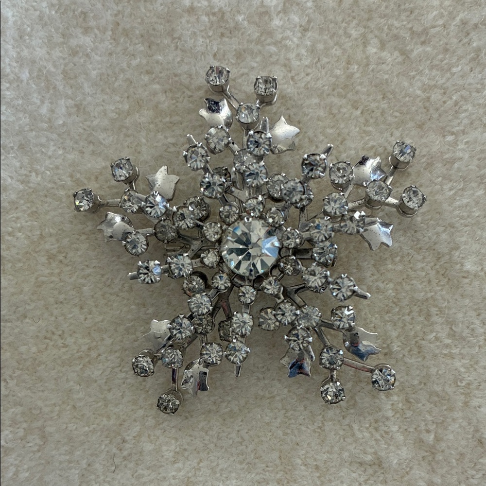 Large Vintage Schurin Snowflake Pendant